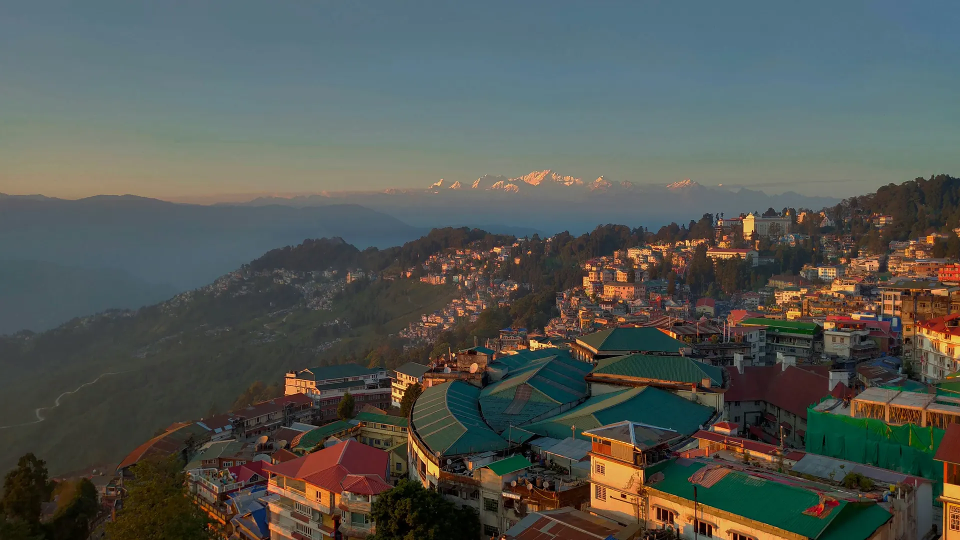 Darjeeling and the Himalayan mountains at sunrise